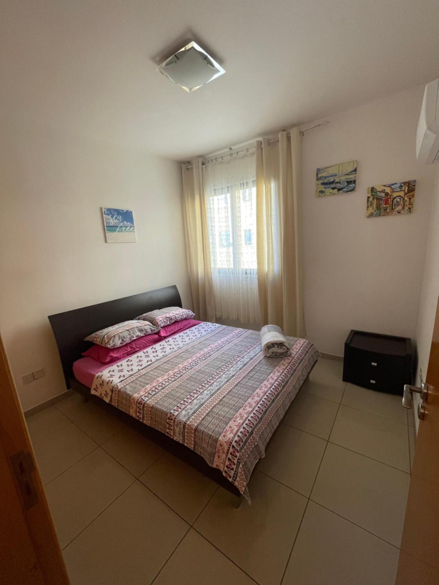 Vip Resort Apartment On Makenzie Beach Larnaca Exterior photo